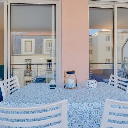Appartement 2 Pieces Plein Centre, Terrasse, Parking Menton