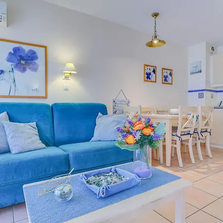 2 Pieces Plein Centre, Terrasse, Parking Appartement